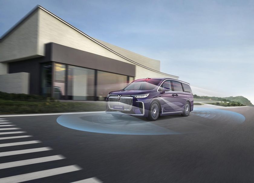 制伞者先跳伞!岚图汽车CEO卢放成功蒙眼挑战130km/h自动刹停插图3 制伞者先跳伞!岚图汽车CEO卢放成功蒙眼挑战130km/h自动刹停