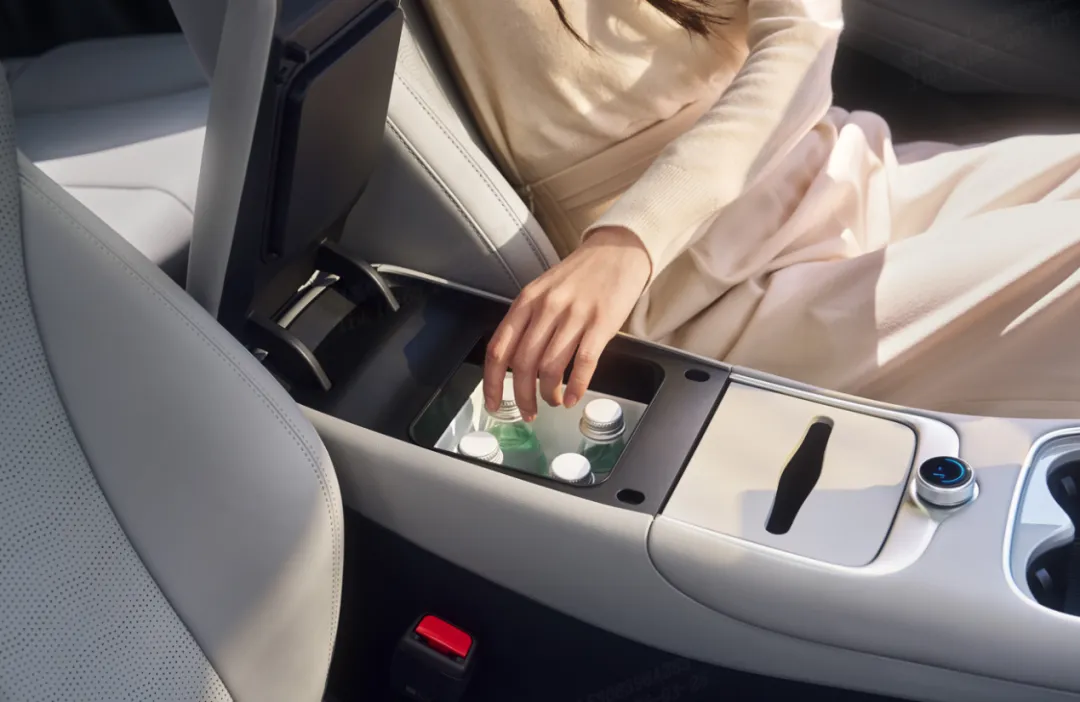 怀挡在握、冰箱随行！全系标配高阶智驾，比亚迪海狮05EV正式上市，11.78万元起售插图7