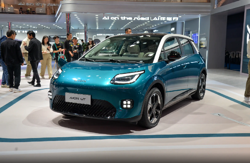 还有高手?6.98万起售,满电续航330km,标配14.6英寸大屏插图3 还有高手?6.98万起售,满电续航330km,标配14.6英寸大屏插图3