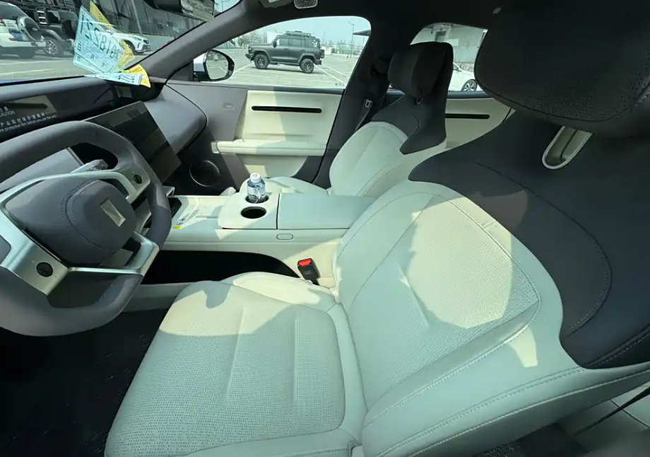 阿维塔06实车图曝光 定位中型轿车 4月上市插图4