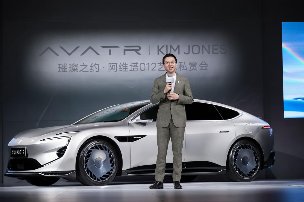 售价70万限量700台  阿维塔012限量联名版开启全球交付插图