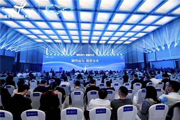 酒旅业迎来首个全链路垂类大模型  雅里数科掀起AI颠覆酒店业的“真革命”