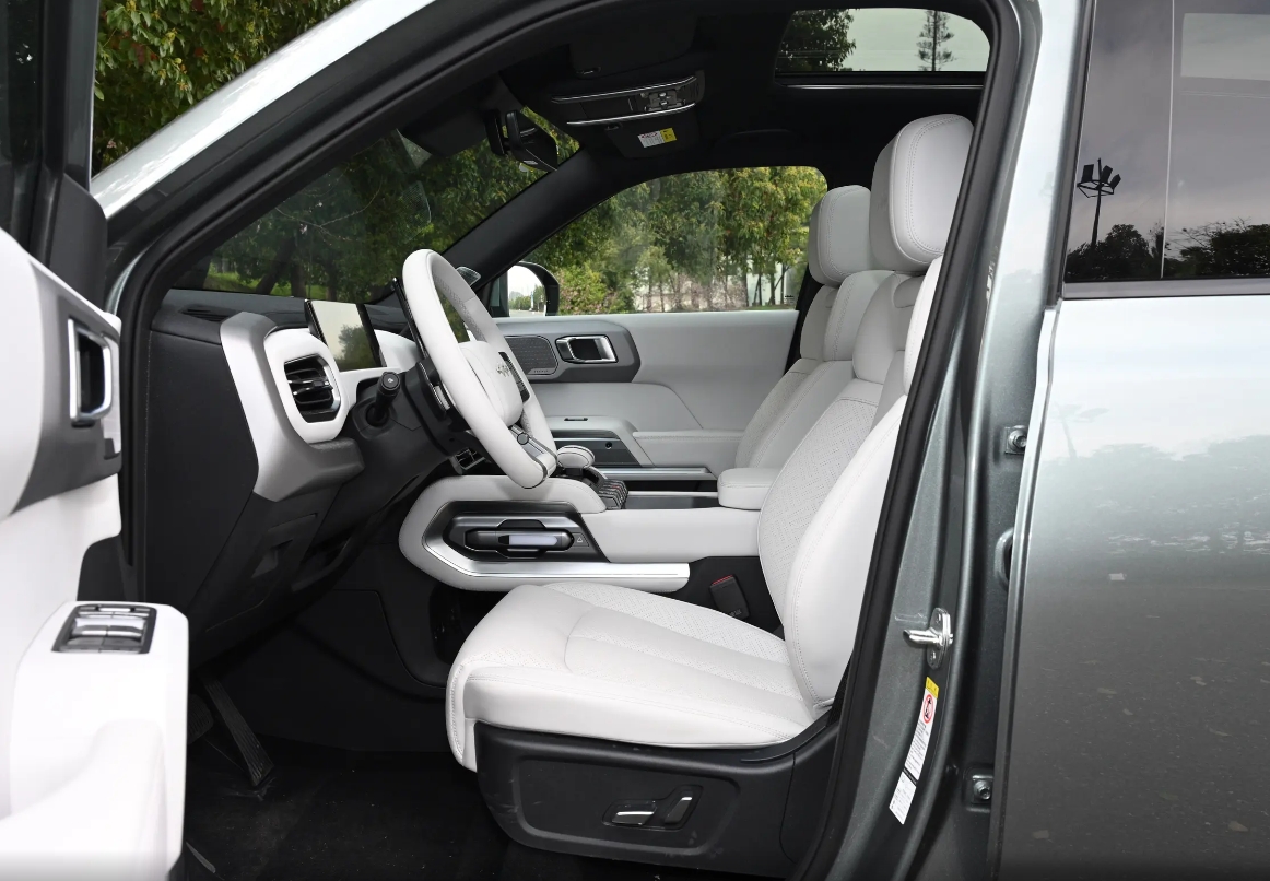 预售13.98万起，配电动前备厢和6kW外放电，方程豹钛3你期待吗？插图6