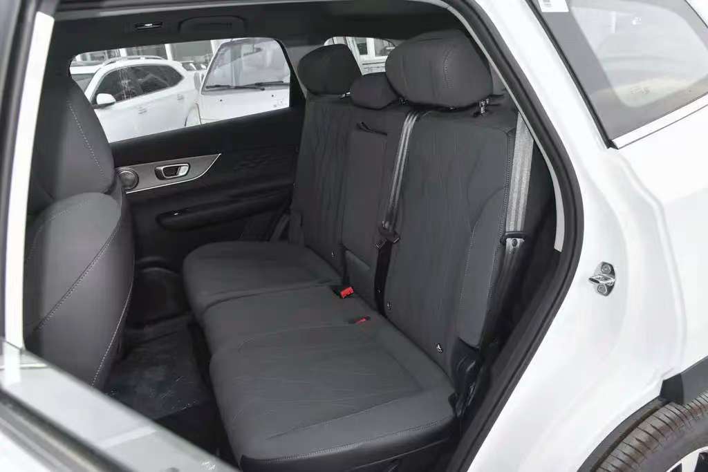 第四代CS75PLUS鲸悦版来了，对比瑞虎8PLUS豪华型选谁更好？插图5