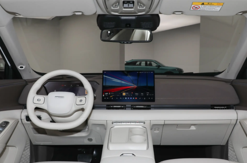 新哈弗枭龙MAX实车到店，纯视觉高阶智驾、Hi4动力，不到14万算贵？插图3