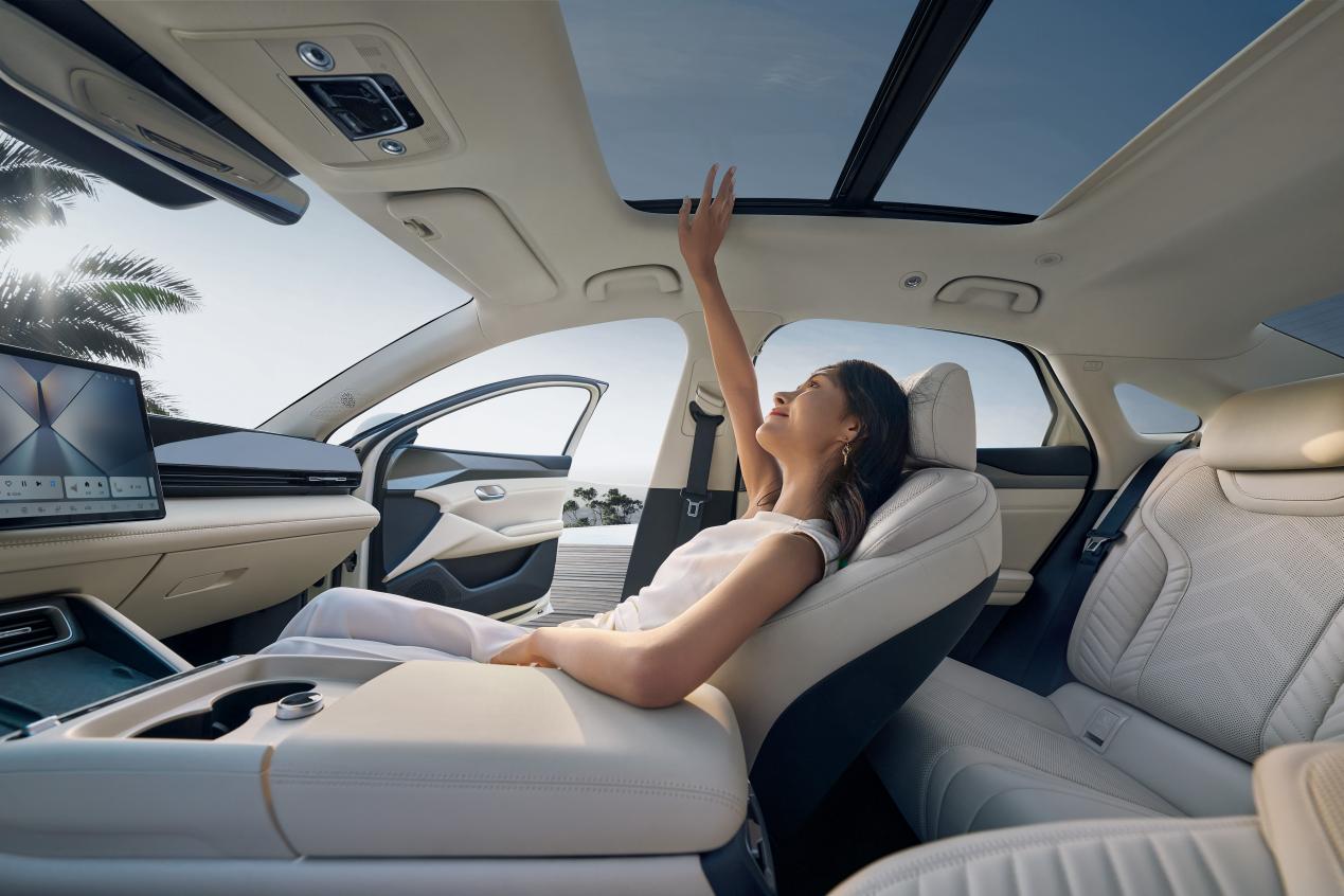 30万级神装备11.98万元起！智美中级纯电轿车秦L EV重磅上市插图8