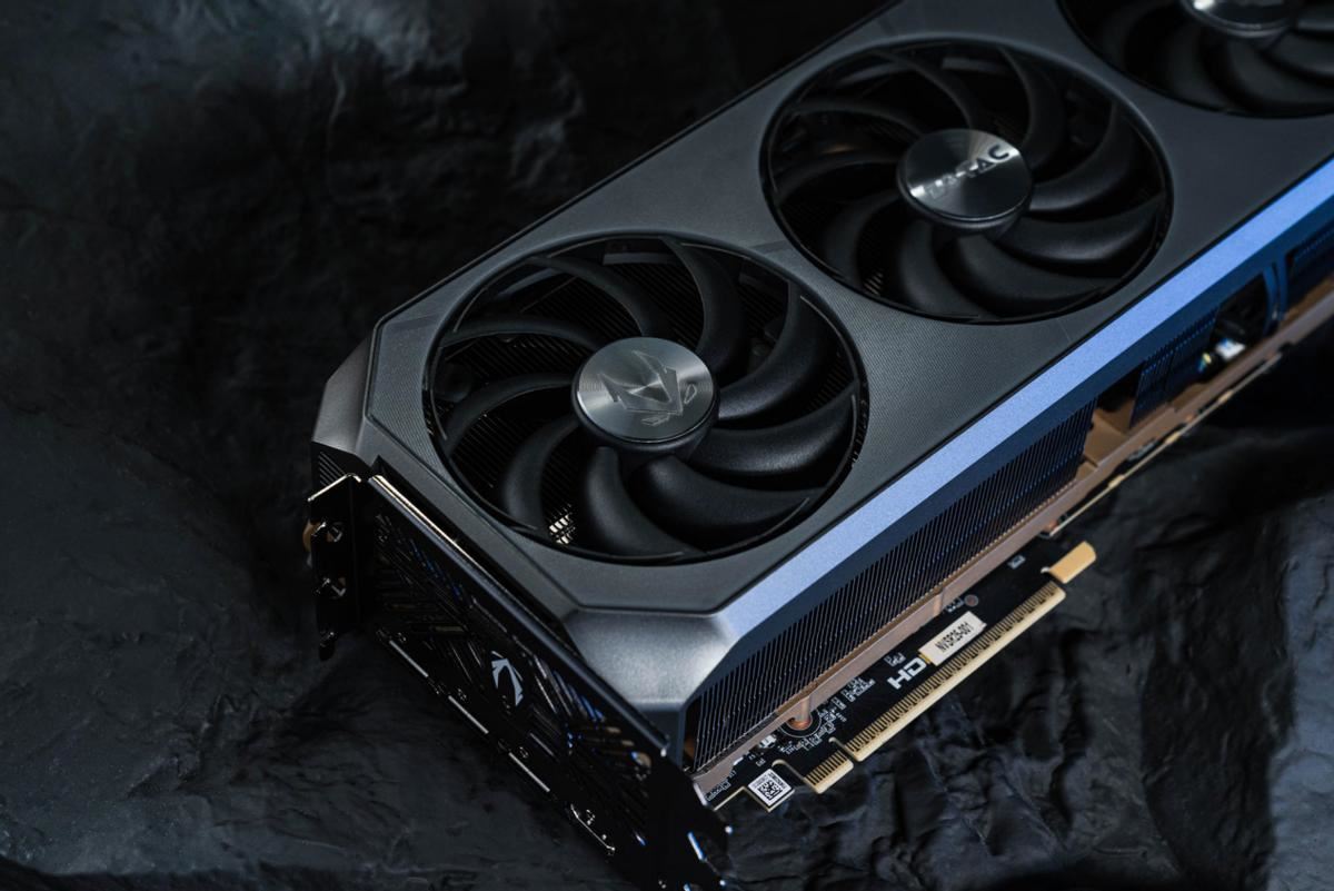 科幻外观配DLSS4极致性能！ 索泰RTX 5080显卡全面测评插图7