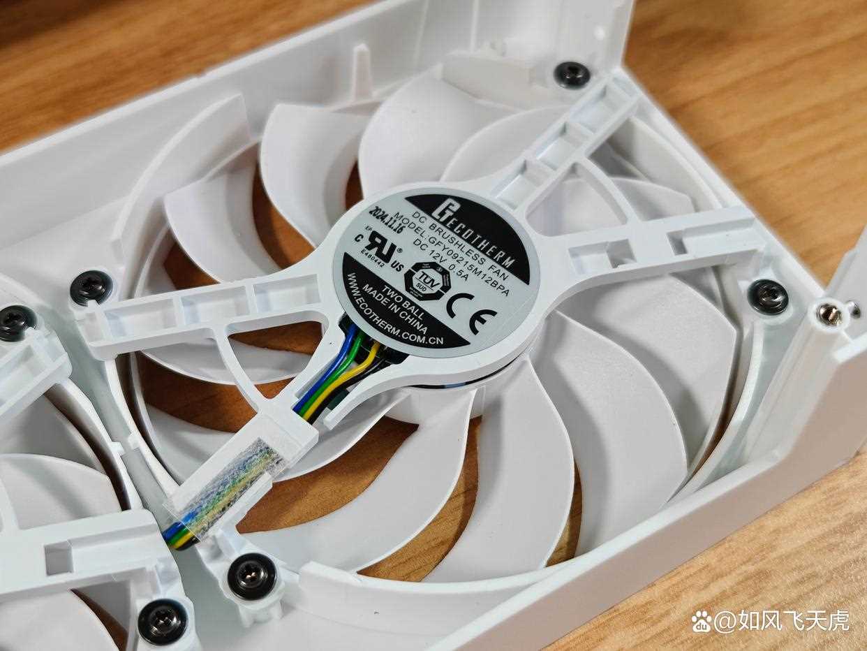 英特尔2代显卡升级完胜N卡4060! 蓝戟B580 Photon 12G OC显卡拆解测评插图9