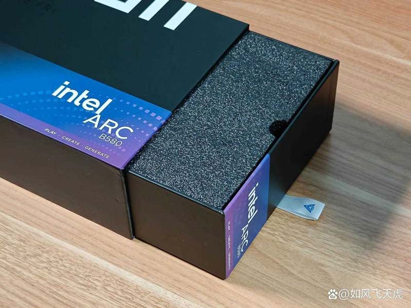 英特尔2代显卡升级完胜N卡4060! 蓝戟B580 Photon 12G OC显卡拆解测评插图1