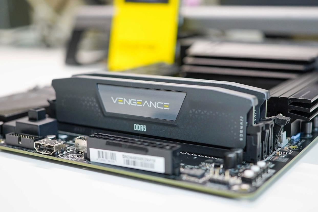 组装DeepSeek电脑该怎么选购内存条? 方案解析与实操调试方案分享