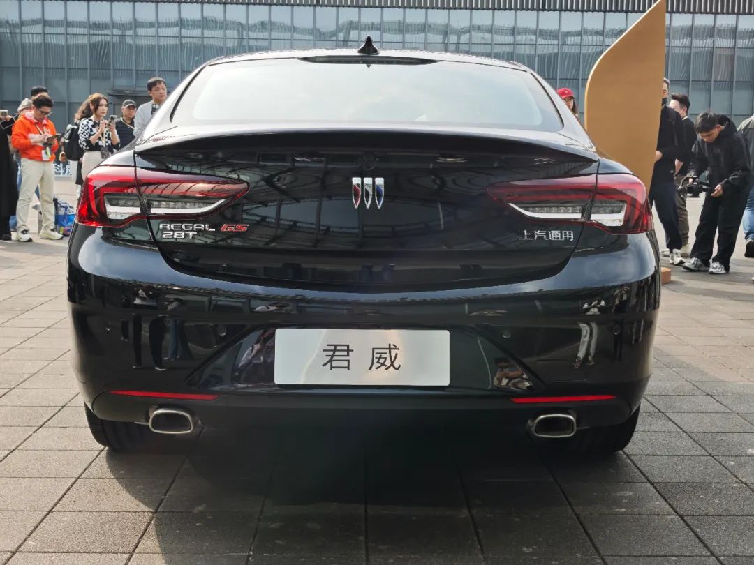 前脸听劝!细看官方版君威GS改装套件插图8 前脸听劝!细看官方版君威GS改装套件插图8