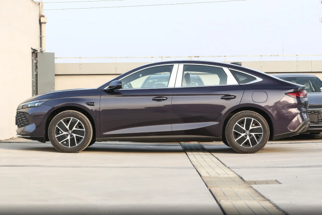 秦L对手来了！新增启源A07价格来到11.99万，还是C级车插图1