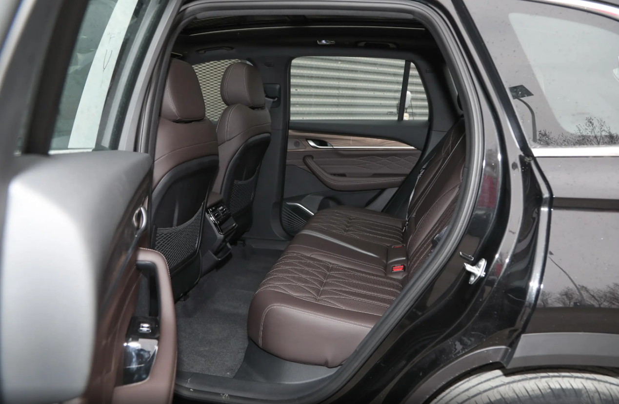 不比不知道 同样是2.0T车型 第四代CS75PLUS比星越L好很多插图7