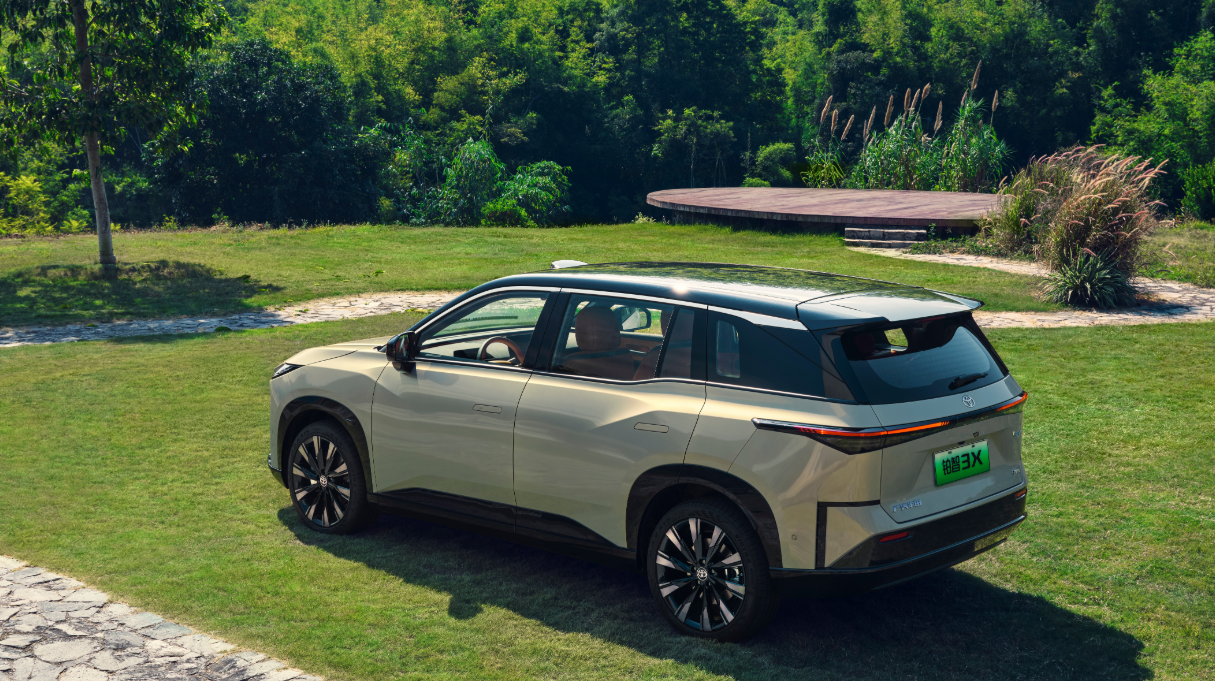 610km续航+无图端到端不到15万?丰田这台电车厉害了插图6 610km续航+无图端到端不到15万?丰田这台电车厉害了插图6