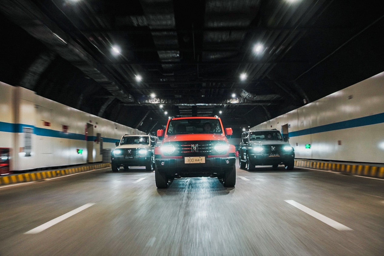 无路闯出路:2025款坦克300以硬核实力定义潮玩越野新高度插图7 无路闯出路:2025款坦克300以硬核实力定义潮玩越野新高度插图7