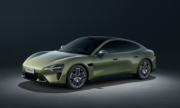 小米YU7泄露新配色：鹦鹉绿、橄榄绿之外的第三种绿色来了