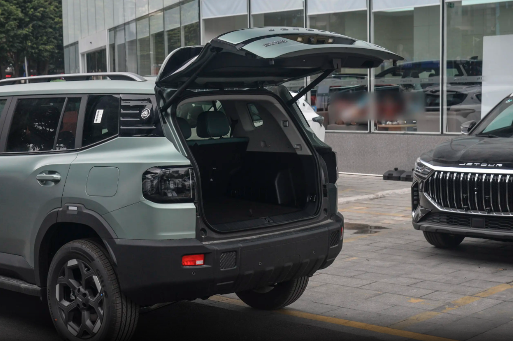 深度试驾捷途自由者，2.0T+8AT，还带智能四驱，空间大颜值高插图8