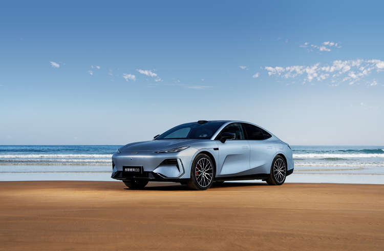 刘京说车丨全新吉利银河E8五大越级，AI科技赋能智能出行新体验插图2