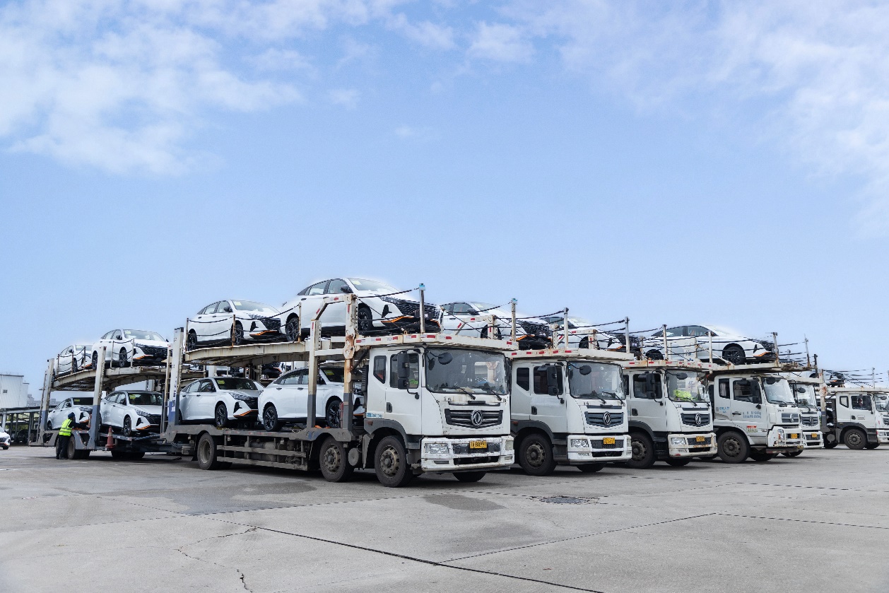 东风风神×东风畅行×花生好车 首批千台奕炫马赫荣耀版交付插图3