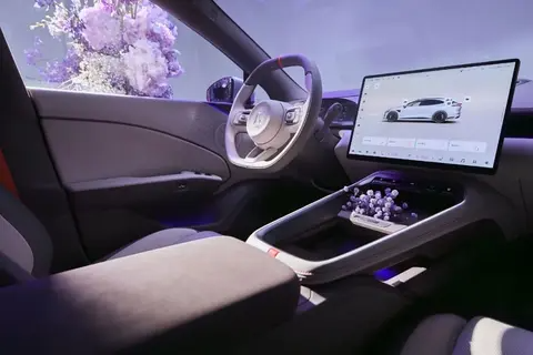 【E汽车】极氪007 GT发布全新紫色车漆及紫白内饰官图插图3