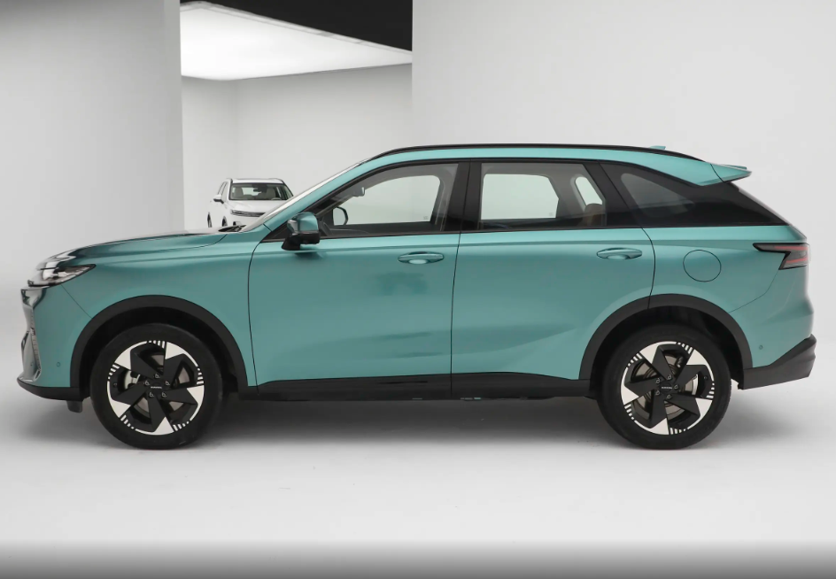 搭第二代Hi4插混系统+高阶智驾，宋PLUS DM的有力对手来了插图2