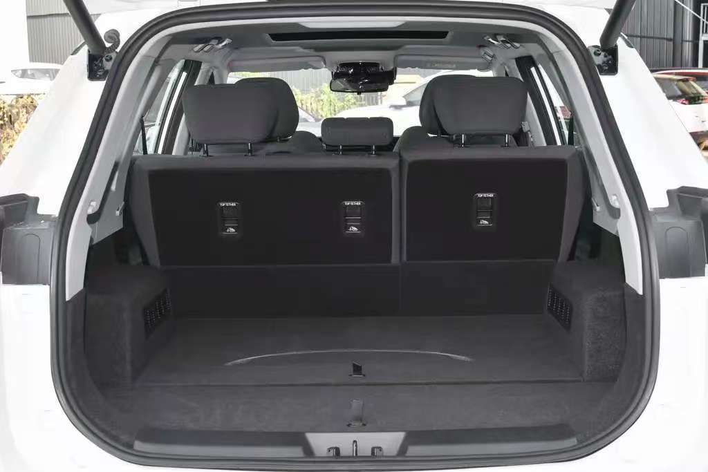 第四代CS75PLUS鲸悦版来了，对比瑞虎8PLUS豪华型选谁更好？插图7