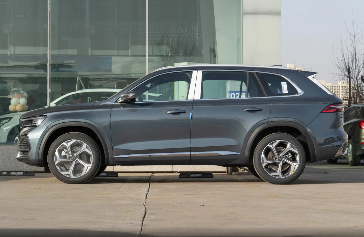 不比不知道 同样是2.0T车型 第四代CS75PLUS比星越L好很多插图5