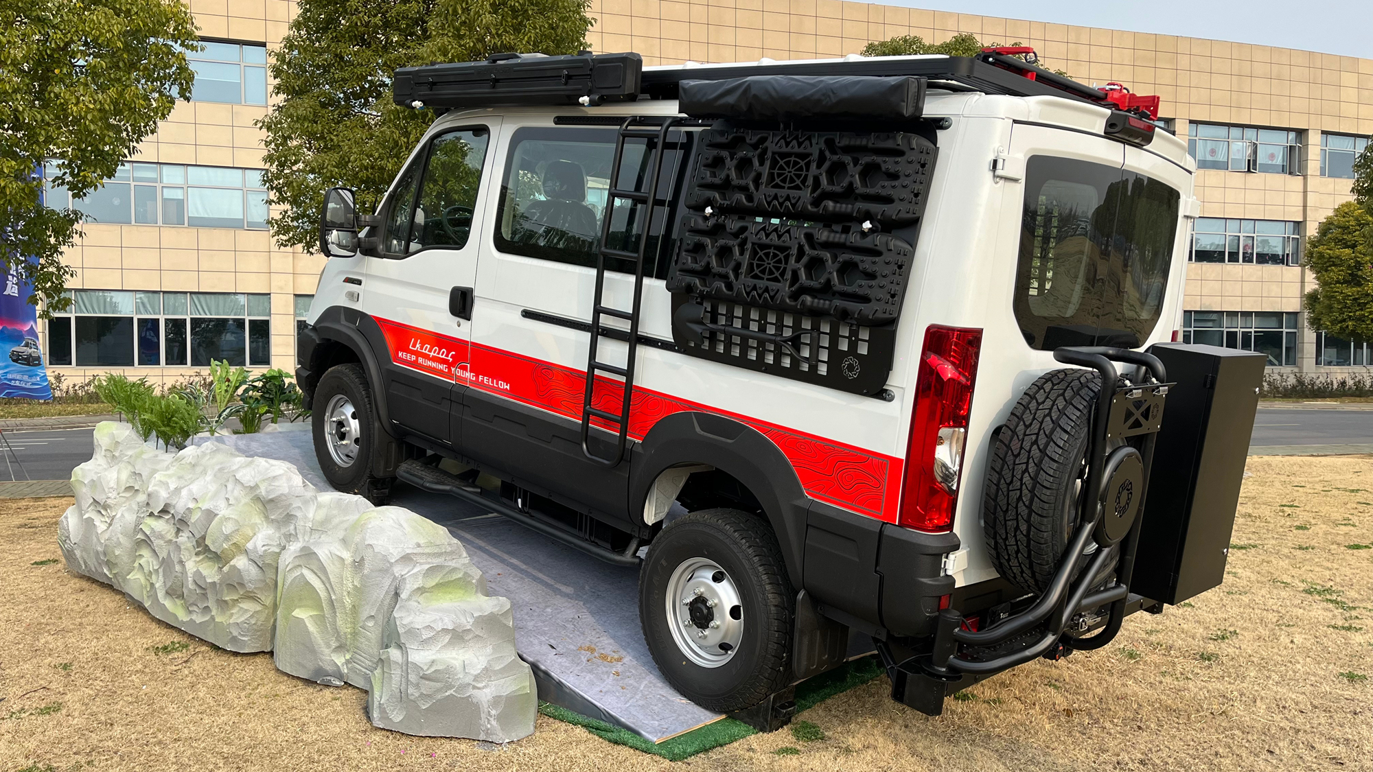 欧霸·山海新车交付,四驱依维柯真的来了!插图4 欧霸·山海新车交付,四驱依维柯真的来了!插图4