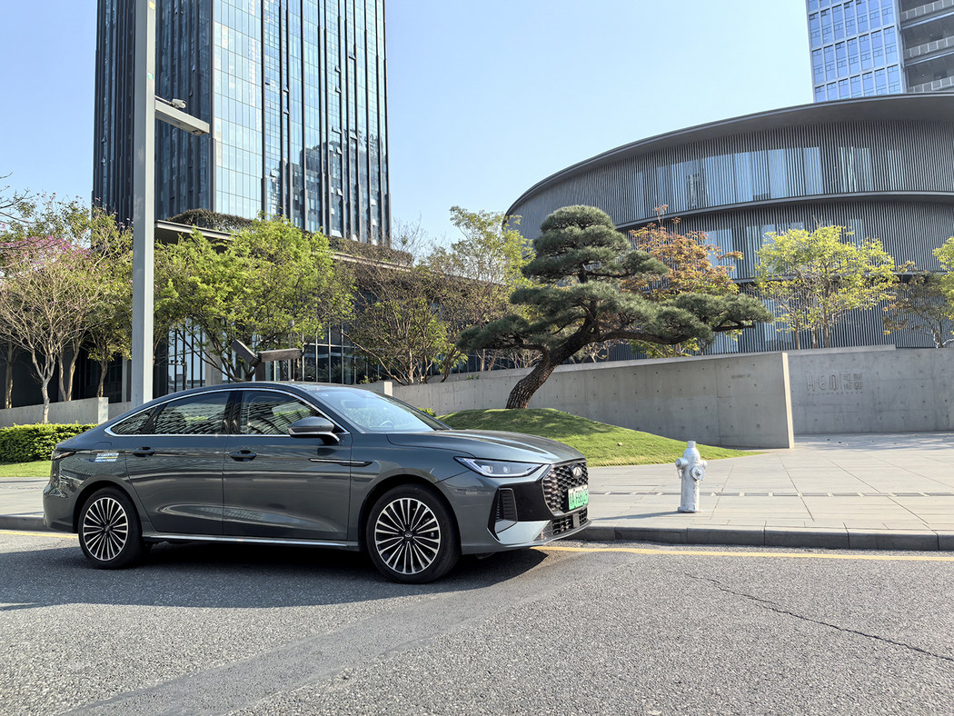 实测2.99L油耗让人惊叹！风云A8L华南大区能耗挑战，豪华质感亦卷出新高度