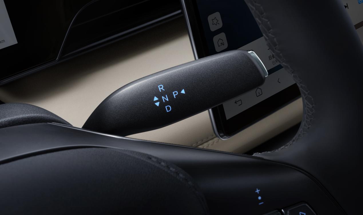 11.98万元起！全系后驱、全系智驾、中级空间，秦L EV杀疯了插图5