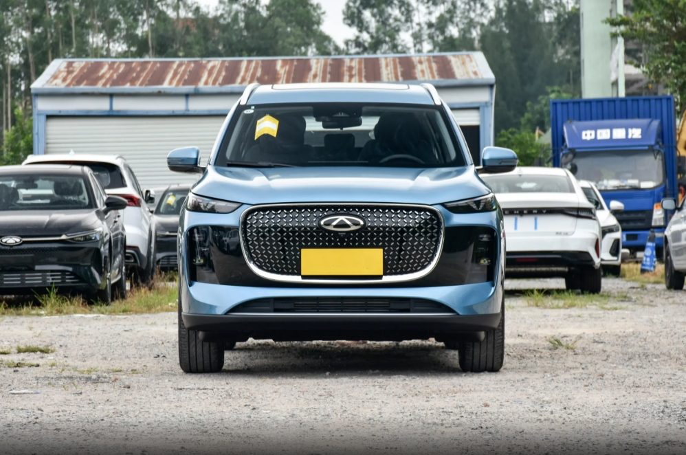 第四代CS75PLUS鲸悦版来了，对比瑞虎8PLUS豪华型选谁更好？插图1