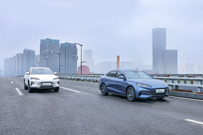 试驾比亚迪海洋网智驾版：新手秒变老司机，原来开车这么简单！插图2