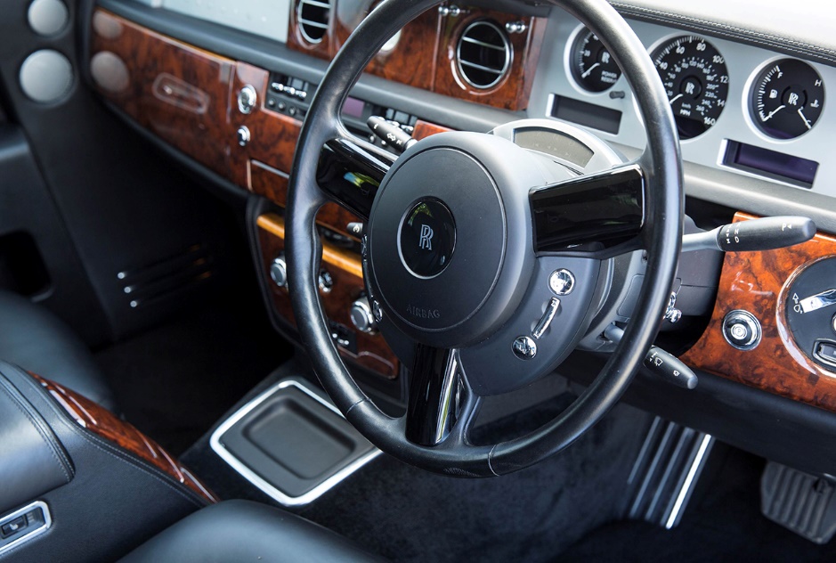 劳斯莱斯120周年“传奇车型”系列之：2000年代 劳斯莱斯幻影 VII插图2