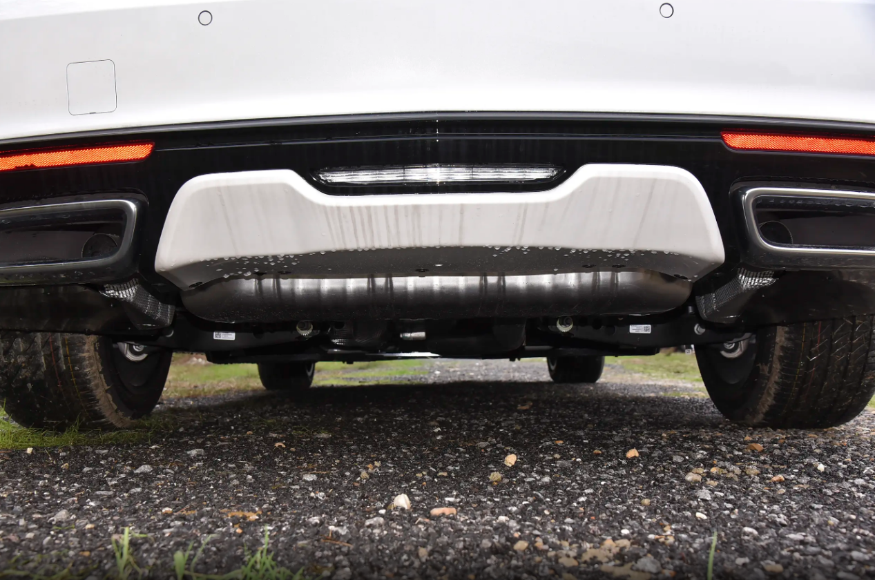 凯迪拉克也绷不住了，CT5降至21.59万，标配2.0T+10AT，7.3秒破百插图6