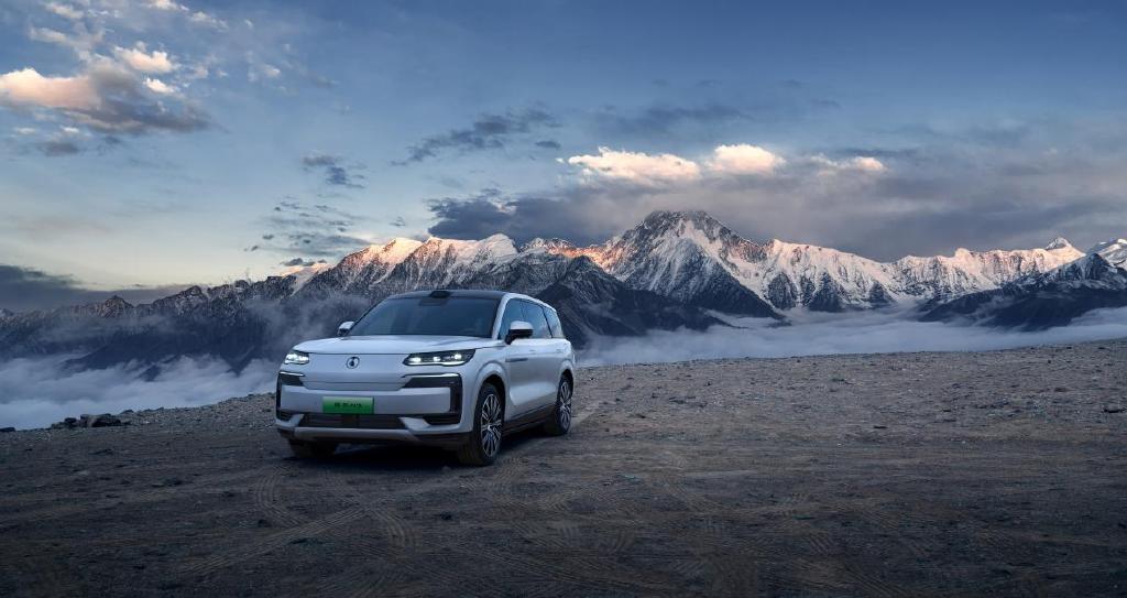 预售转大定享豪礼！腾势N9上市，38.98万起，16968元升级智能无人机系统！