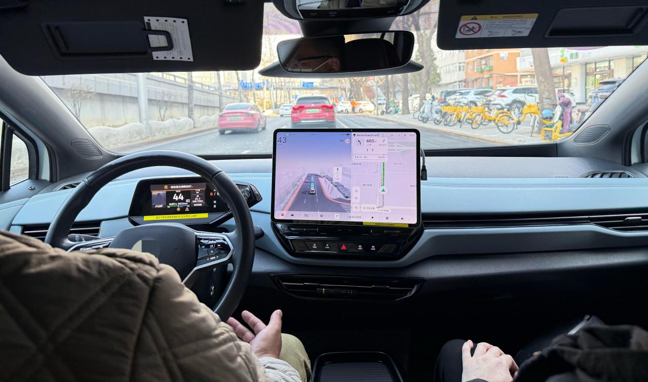 VLA大模型赋能拟人智驾 地平线HSD全场景零接管 畅行北京实测插图1 VLA大模型赋能拟人智驾 地平线HSD全场景零接管 畅行北京实测插图1