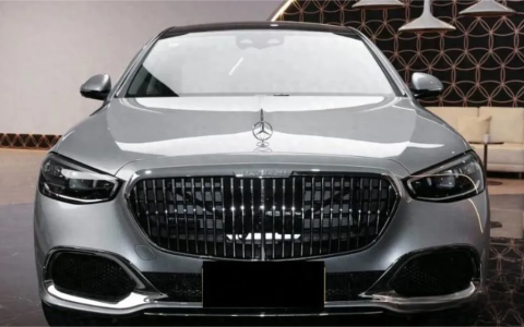 364万买台车值吗？2025迈巴赫S级告诉你什么叫"移动头等舱"！