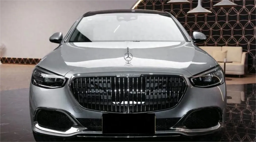 364万买台车值吗？2025迈巴赫S级告诉你什么叫"移动头等舱"！插图