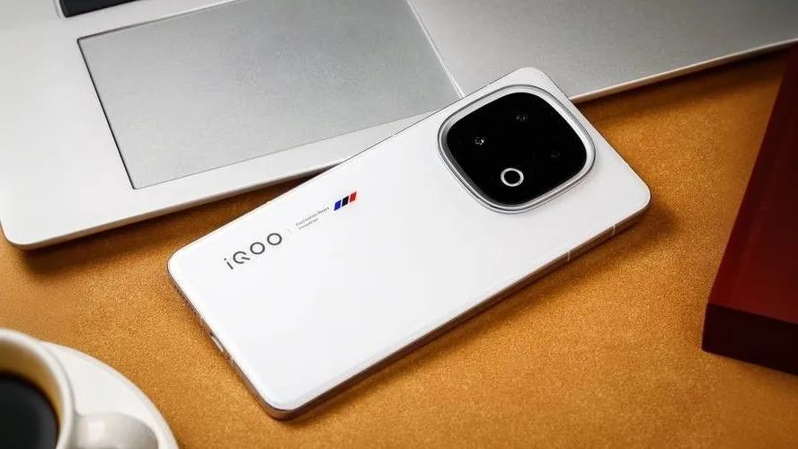 国补后,7款热度“居高不下”的直屏手机插图10 图片