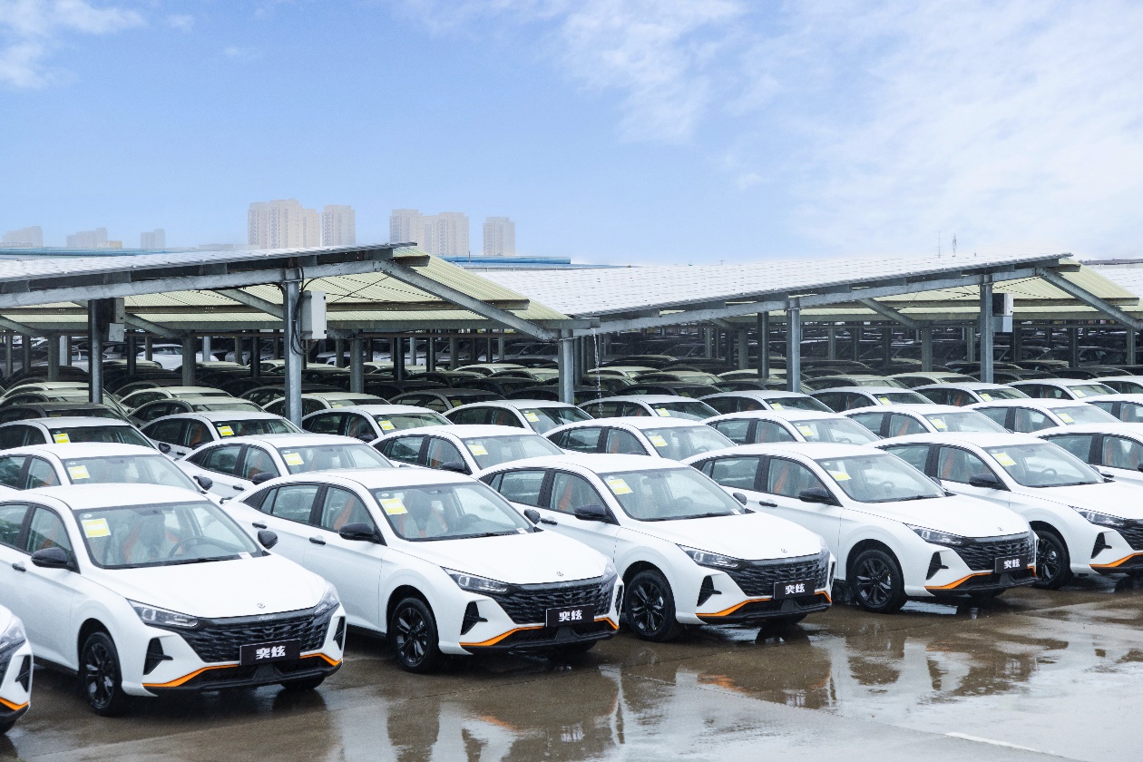 东风风神×东风畅行×花生好车 首批千台奕炫马赫荣耀版交付插图1