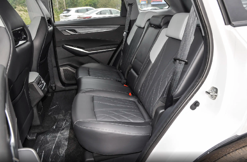 7.69万能入手第三代长安CS75 PLUS？现在有了，还配爱信8AT插图6