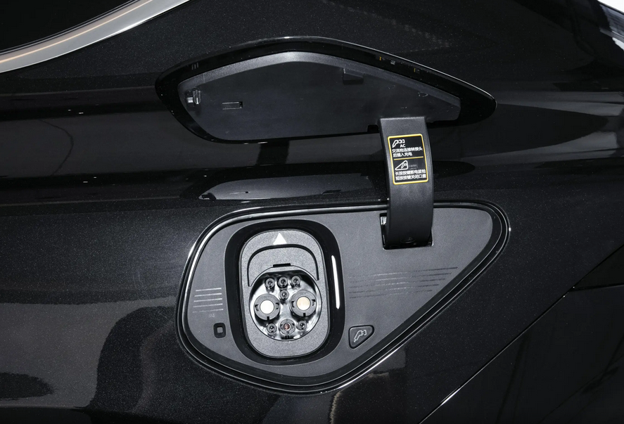 国产车挑战BBA?售价78.8万元，配高压快充与NIO Aquila智驾系统插图3