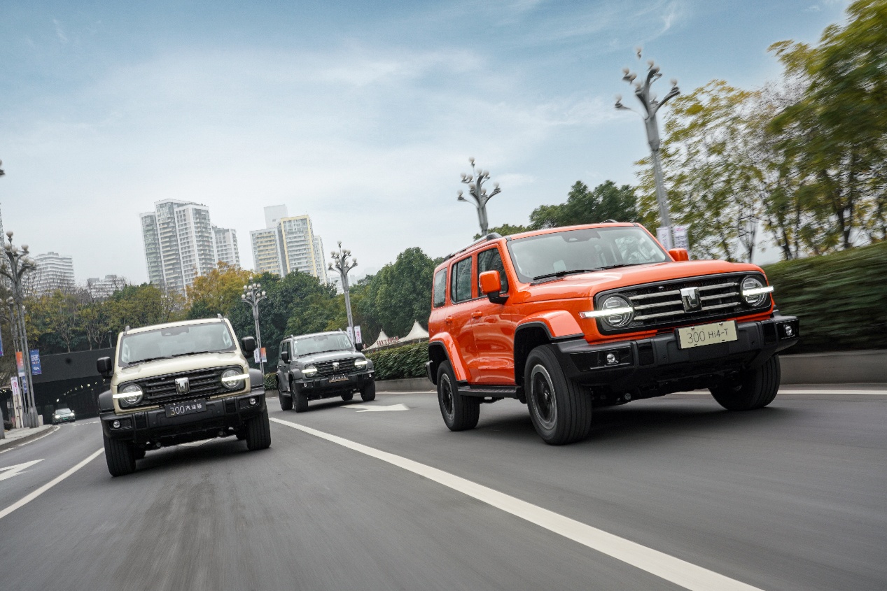 无路闯出路:2025款坦克300以硬核实力定义潮玩越野新高度插图3 无路闯出路:2025款坦克300以硬核实力定义潮玩越野新高度插图3