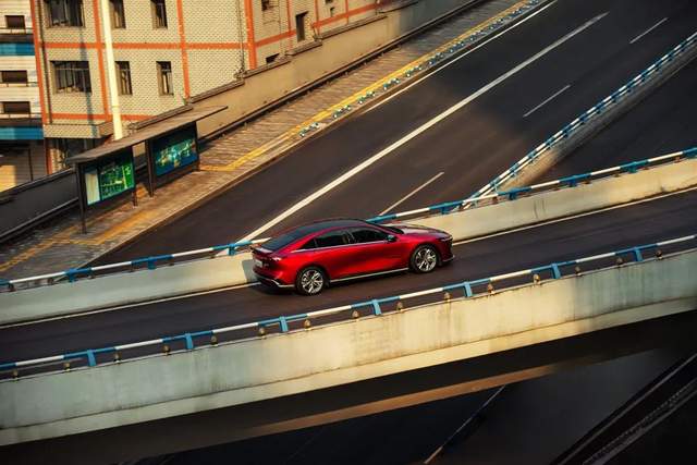 什么才是良心？当马自达EZ-6卖到9.98，国产新能源羞红了脸