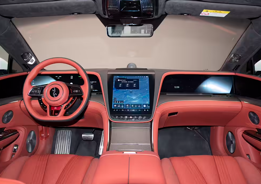 仰望U7预计3月底上市！搭载云辇-Z系统，定位大型轿车插图4