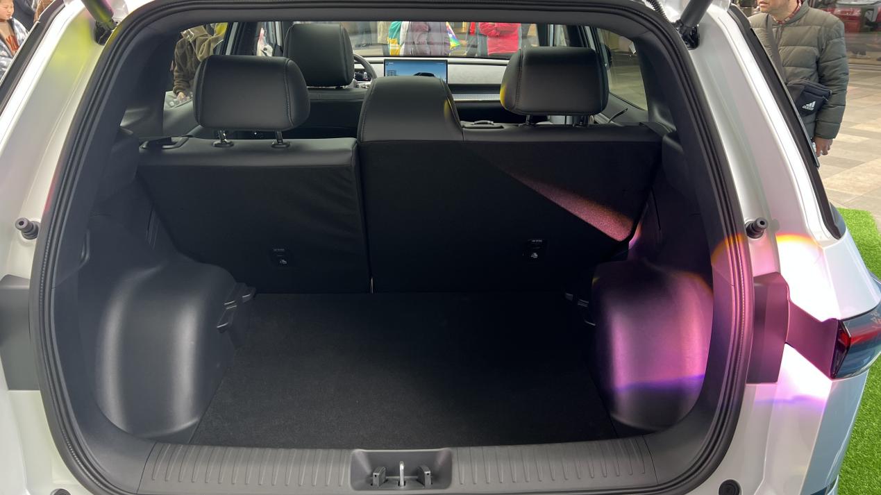 干崩服务器的热销合资纯电，铂智3X重庆上市现场实拍插图11