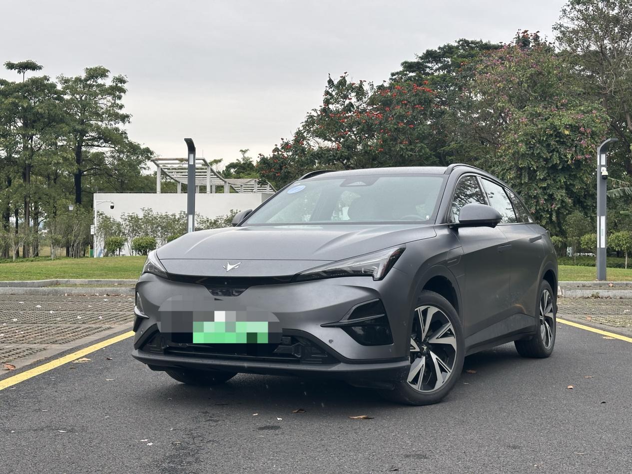 试驾极狐新阿尔法T5：销量黑马的底气，藏在每一个细节里