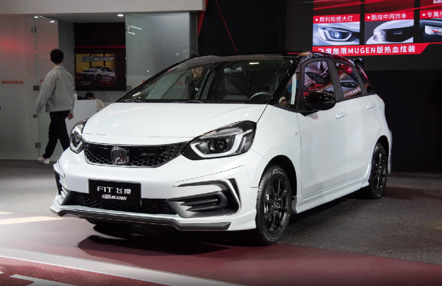 还有高手?6.98万起售,满电续航330km,标配14.6英寸大屏插图1 还有高手?6.98万起售,满电续航330km,标配14.6英寸大屏插图1