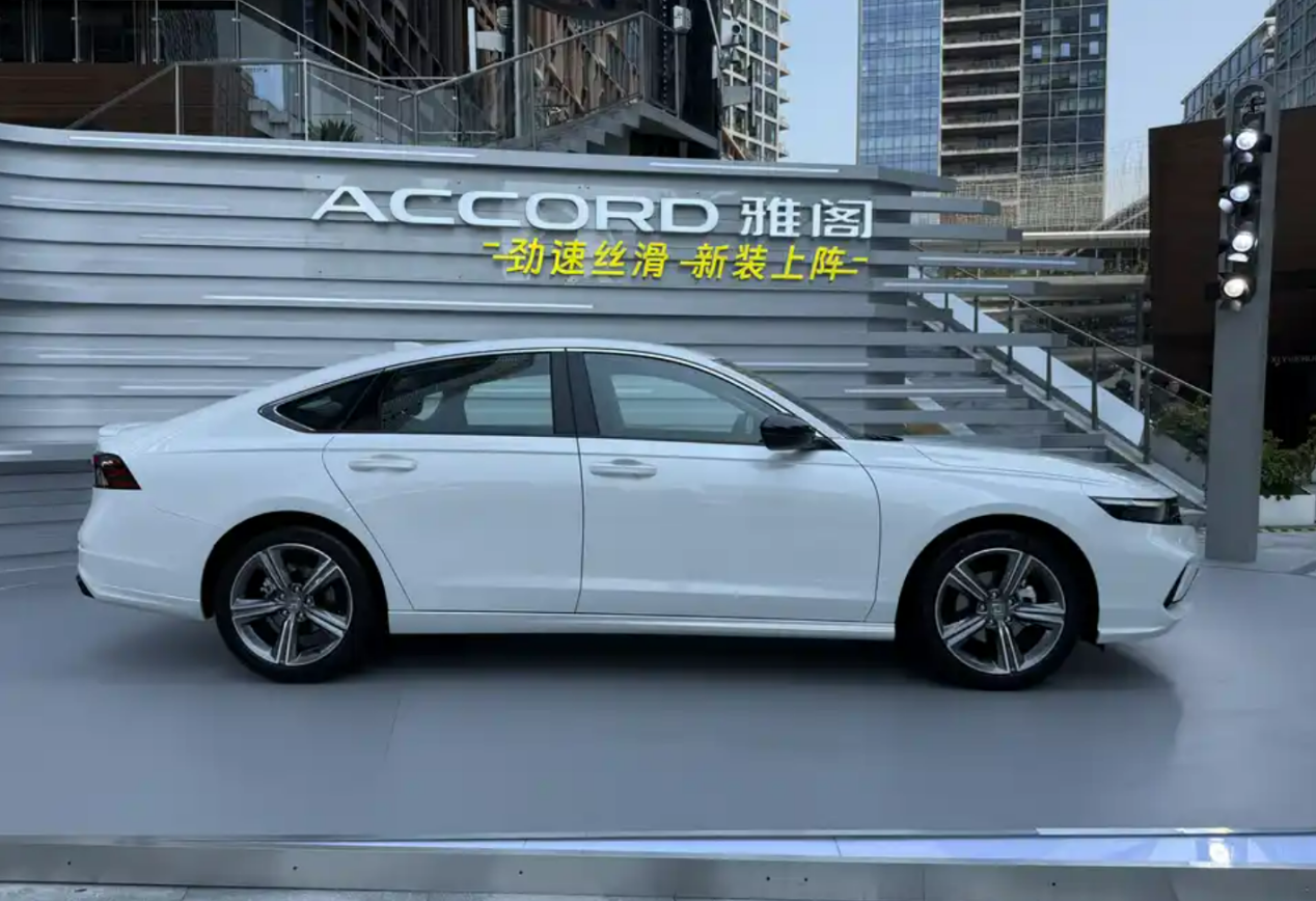 广汽本田新款雅阁运动系列上市,对标丰田凯美瑞,17.98万起售插图2 广汽本田新款雅阁运动系列上市,对标丰田凯美瑞,17.98万起售插图2