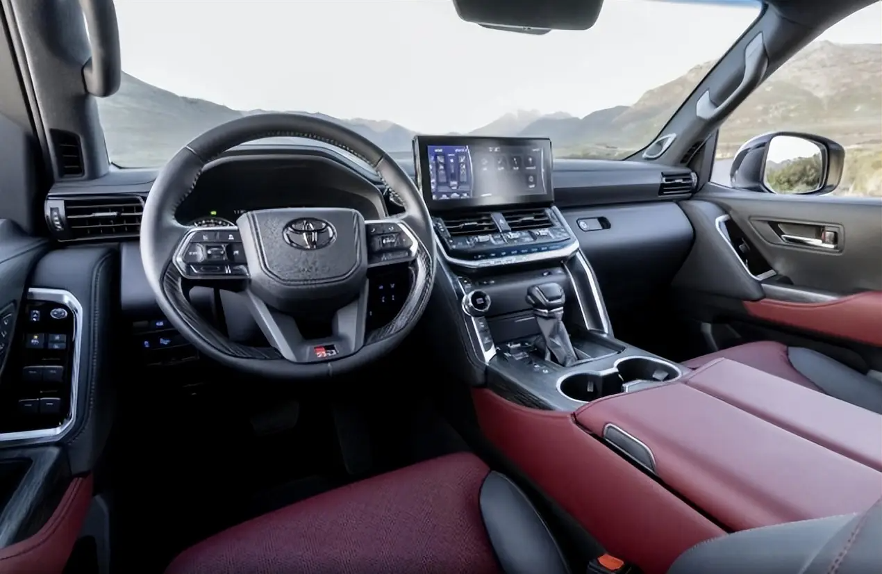 售价约25.5万起，新丰田兰德酷路泽实车曝光，3.3升V6，入华你考虑吗插图4